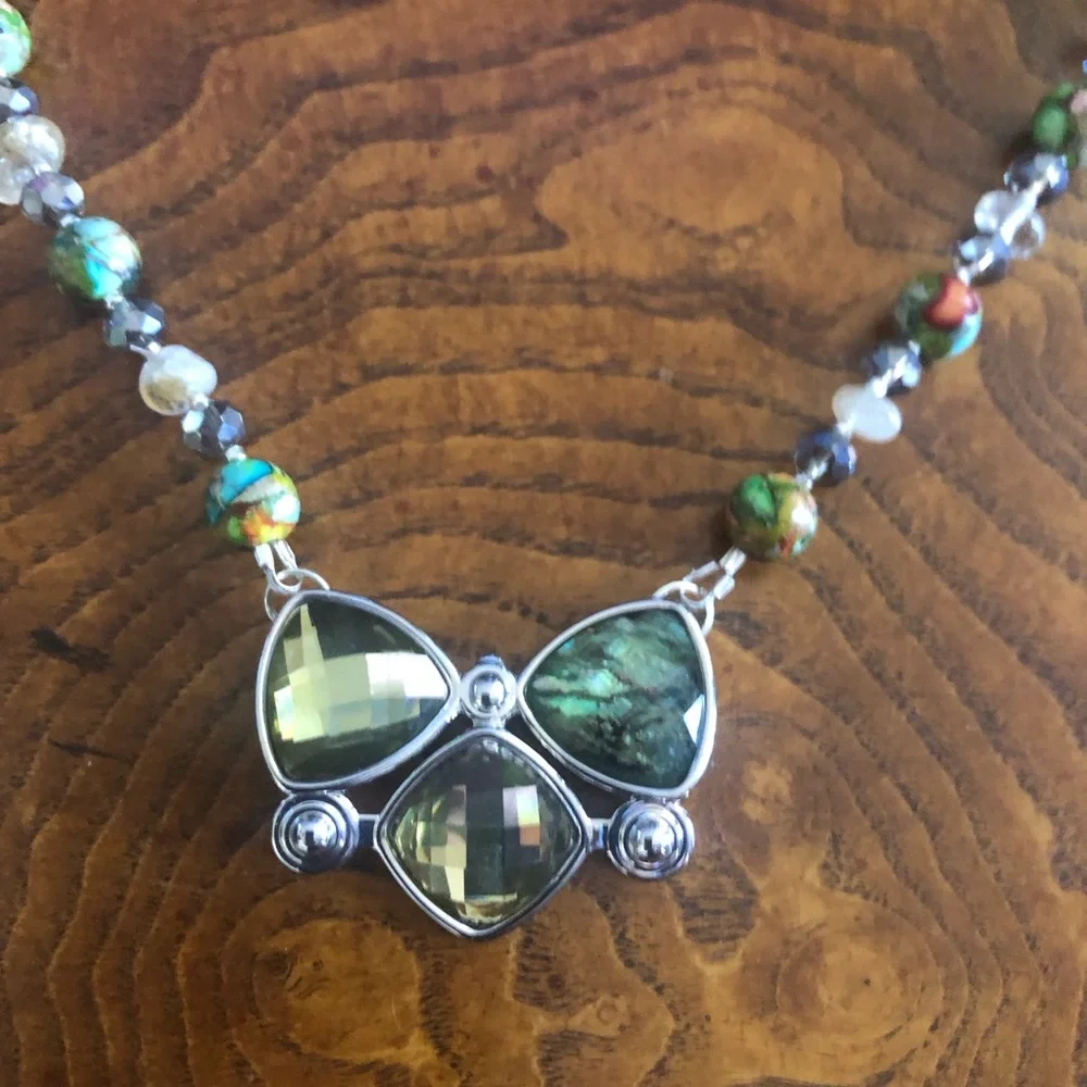 Handcrafted genuine stone cal silica citrine bow tie pendant necklace